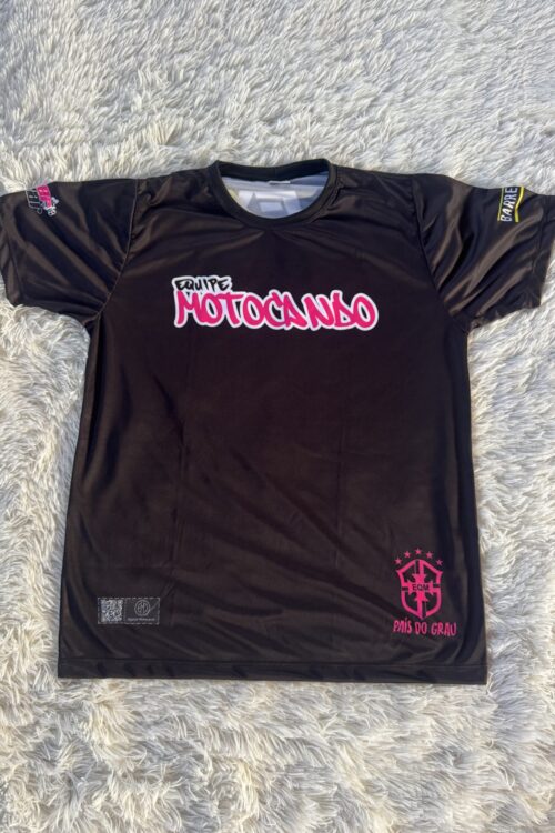 CAMISA PRETA COM ROSA MASCULINA